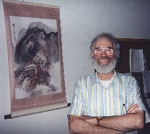 Photographie de M. Caron &agrave; son bureau